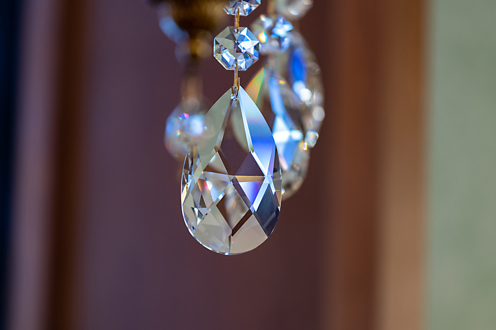 Хрусталь и множество других драгоценных материалов