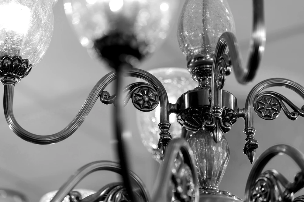 История люстры