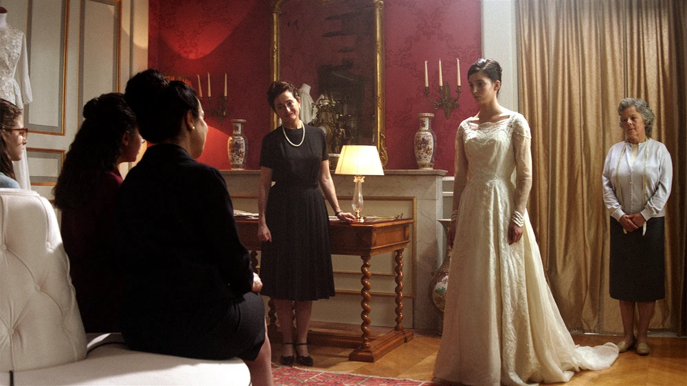 Иконические Люстры в Кино и Поп-культуре